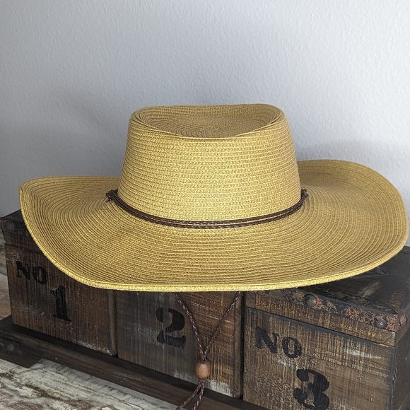 Straw hat with braided chin strap - Picture 2 of 7